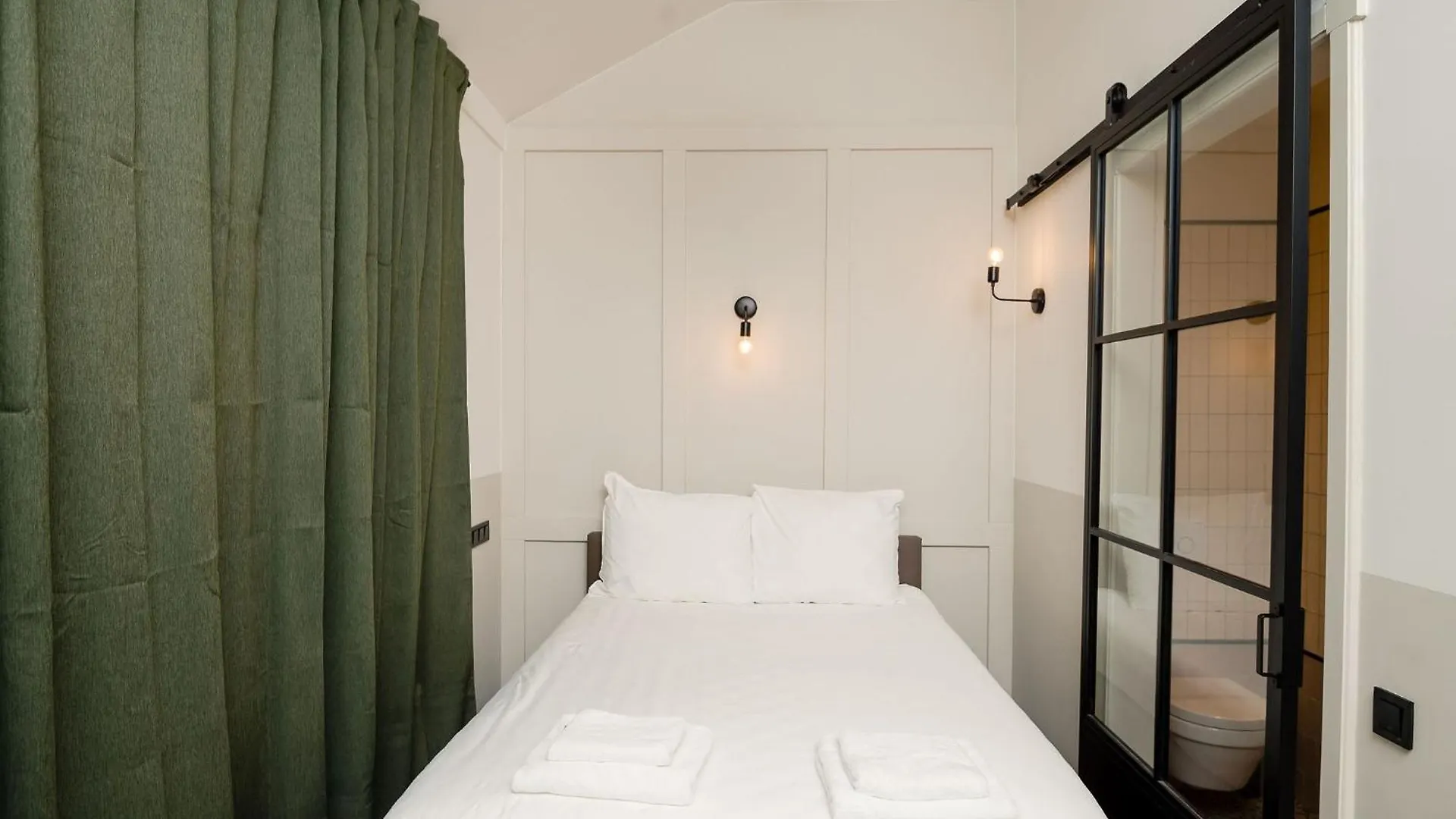 Hotel Mr.Lewis Rotterdam