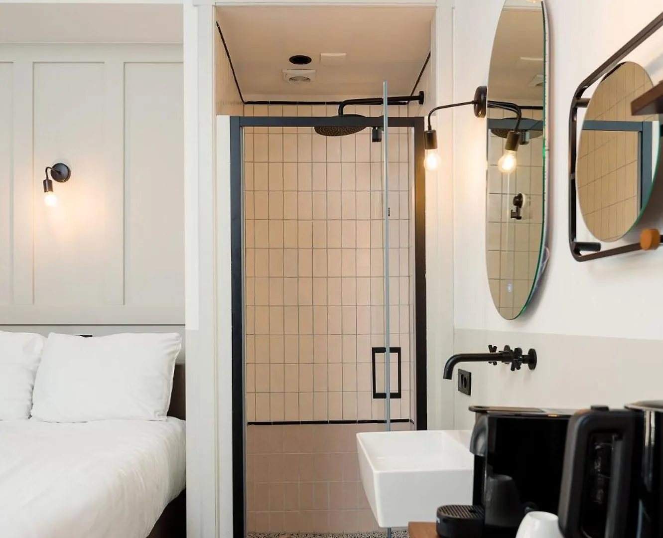 Mr.Lewis Rotterdam Hotel 3*,